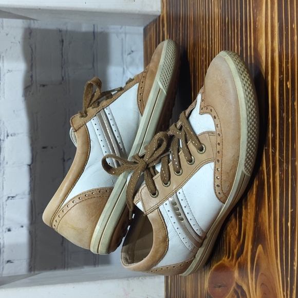 Ecco Spike Less Women Golf Shoe Wingtip Sz. 10. - Picture 1 of 7